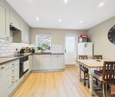 2 bedroom semi-detached house to rent - Photo 6