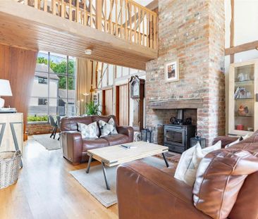 4 bedroom barn conversion to rent - Photo 1