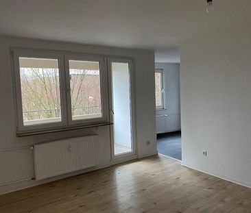 *Frisch renovierte 3-Zimmerwohnung mit Balkon und toller Aussicht* - Photo 5