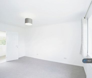 3 bedroom detached house to rent - Photo 5