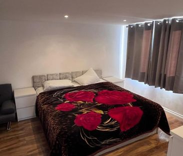 6 bedroom terraced house to rent - Photo 5