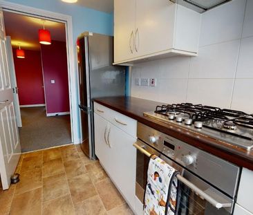 2 bedroom flat to rent - Photo 4