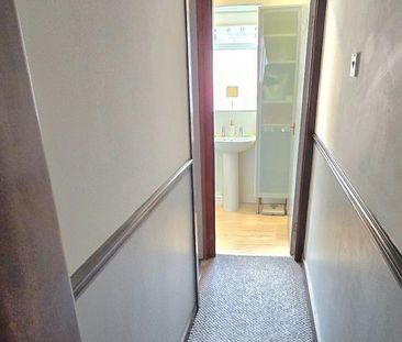 3 bedroom terraced house to rent - Photo 2