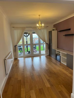 3 Bed Semi-Detached House, Strathmore Avenue, LU1 - Photo 1