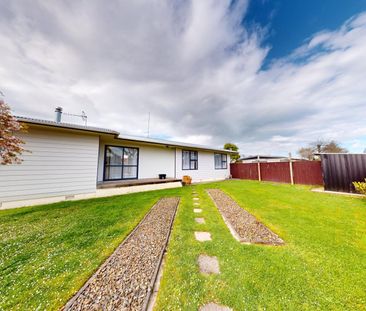 Awapuni - 4 Bedrooms - Photo 2