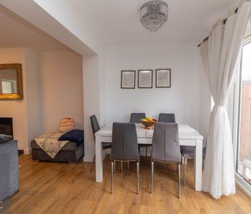 3 bedroom semi-detached bungalow to rent - Photo 3