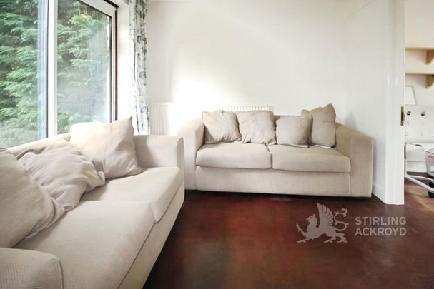 Hunts Close, Guildford, GU2 8LS - Photo 1