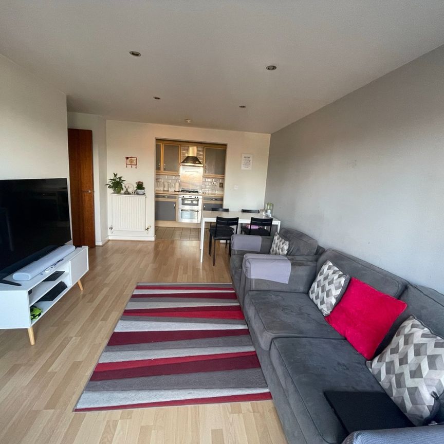 2 Bed Flat, The Pinnacle, RG1 - Photo 1