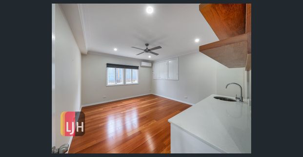 STUNNING FIVE BEDROOM HOME WITH FIREPLACE, POOL AND CITY VIEWS !! - Photo 1