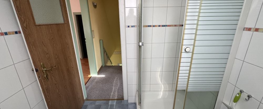 Gemütliche Doppelhaushälfte mit Sonnenterrasse – zentral und ruhig wohnen in Schortens-Heidmühle - Photo 1