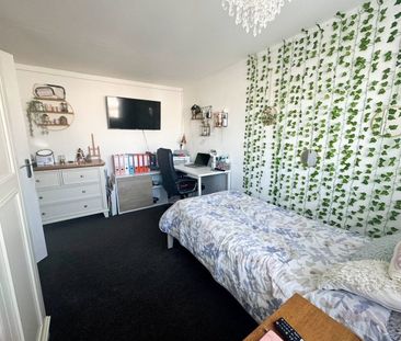 Lyndhurst Close, Beverley - Photo 4