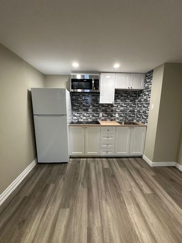 For Lease - 1 Esplanade Road, Brampton, Ontario - Photo 3