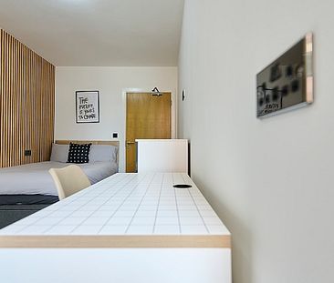 Single Room In Brand New 7-Bedroom En Suite Apartment Just Minutes ... - Photo 6