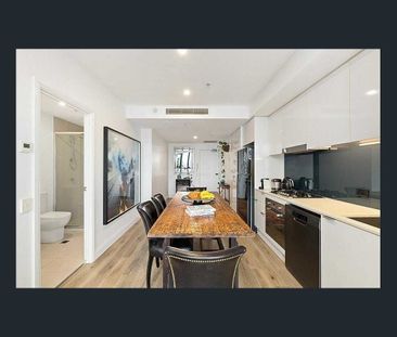 Lifestyle apartment with pool and gym in the heart of Fortitude Valley - Photo 3