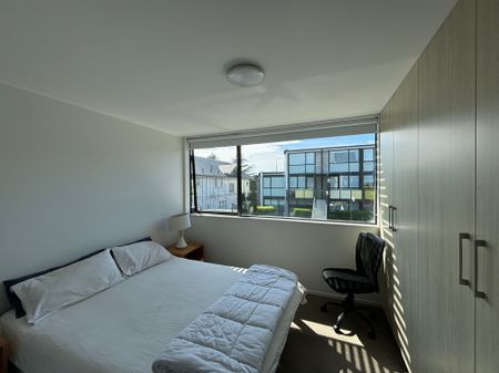 Stylish Fully Furnished Apartment in the Heart of Christchurch! - Photo 5