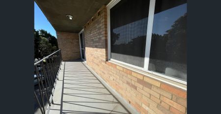 1x1 Semi Furnished Unit - Photo 2