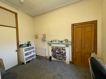 3 bedroom apartment to rent - Photo 2