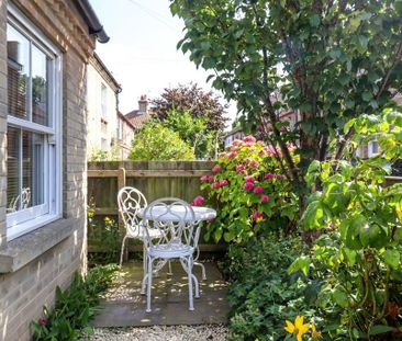 2 bedroom end of terrace house to rent - Photo 4