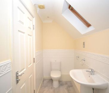 5 bedroom detached house to rent - Photo 2