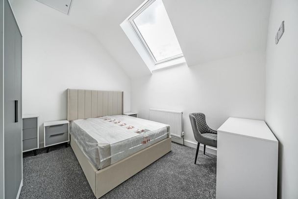 1 bedroom in a house share to rent - Photo 1