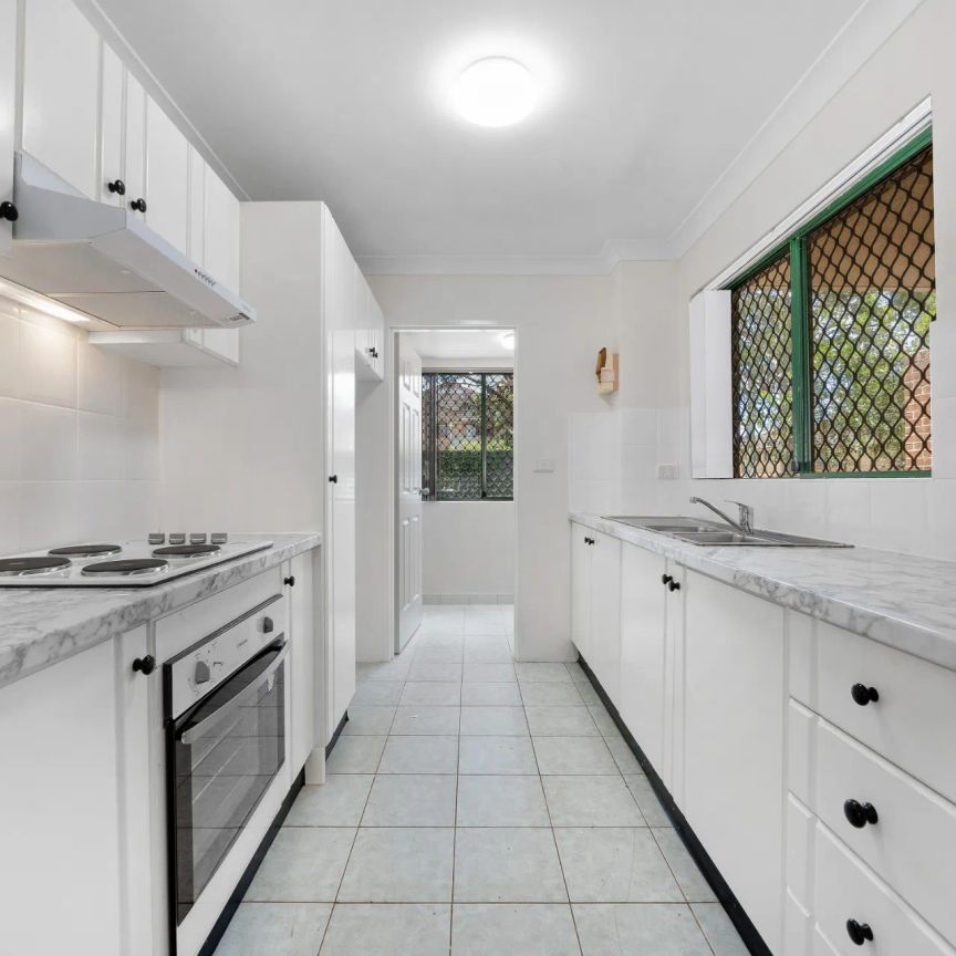 1/10-12 Bailey Street, Westmead. - Photo 1