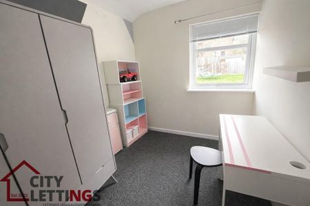 3 bedroom semi-detached house to rent - Photo 2