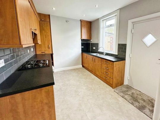 2 bedroom terraced house to rent - Photo 1