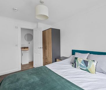 1 bedroom in a house share to rent - Photo 1