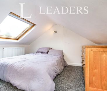 2 bedroom semi-detached house to rent - Photo 6