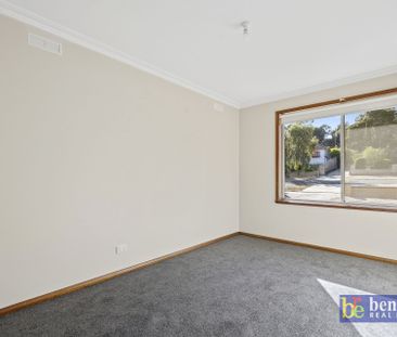 Charming & Convenient Home in Kennington - Photo 3