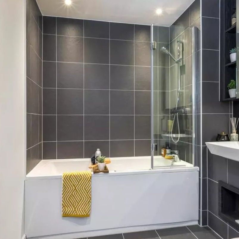 Room in a Shared Flat, Springfield Drive, SW17 - Photo 1