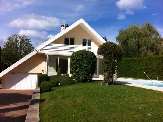 Commugny - Villa 155m2 with garden and swimming pool - Photo 1