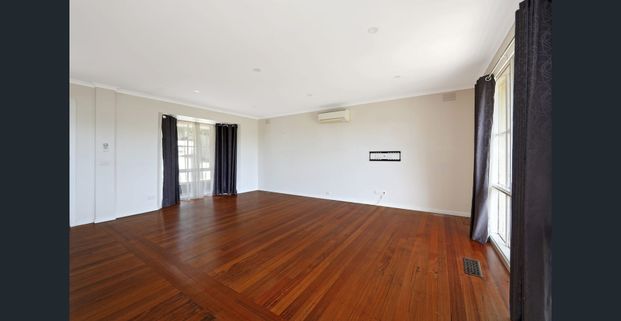 Perfect family home with a view! - Photo 1