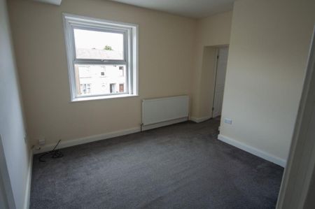 Long Lane, Huddersfield, West Yorkshire, HD5 9LH - Photo 5