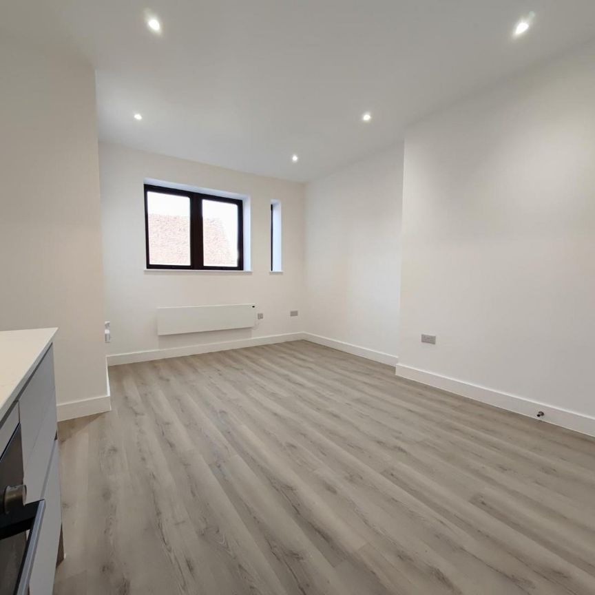 1 bedroom Flat To Let - Photo 1