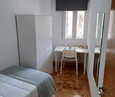 Calle de Maseda, Madrid, Community of Madrid 28039 - Photo 3