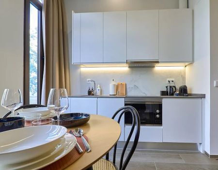 Carrer de la Reina, Valencia, Valencian Community 46011 - Photo 2