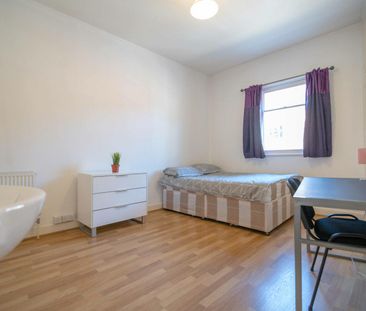 66, Micklegate - Photo 6