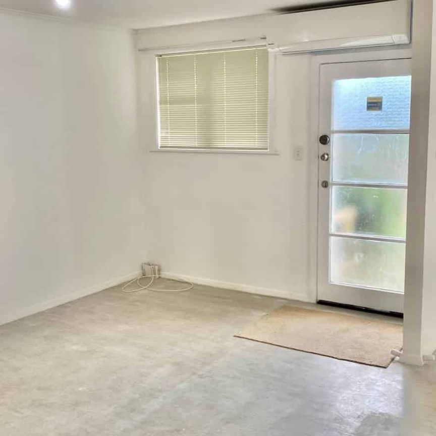 Prime Location 2-3 Bedroom - Photo 1