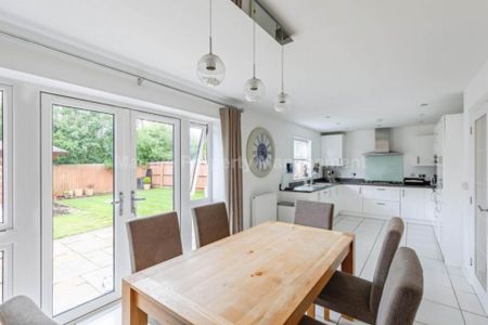 Price £1,695 pcm - Available 27/11/2025 - Unfurnished - Photo 3