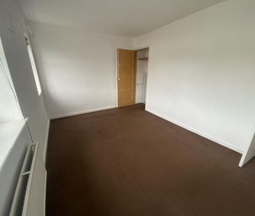 4 bedroom semi-detached house to rent - Photo 3