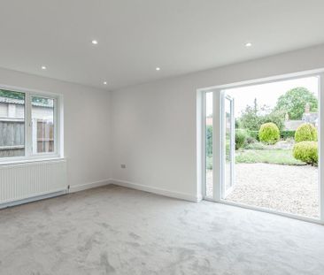 2 bedroom detached bungalow to rent - Photo 2