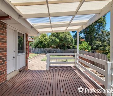 8 Greenaway Drive, Ferntree Gully VIC 3156 - Photo 4