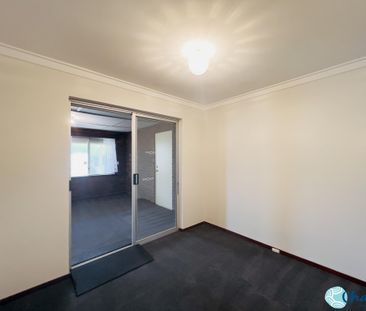 SPACIOUS FAMILY HOME !!HUGE POWERED WORKSHOP! - Photo 6