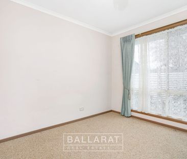 SPACIOUS UNIT IN QUIET AND CONVENIENT LOCATION - Photo 3
