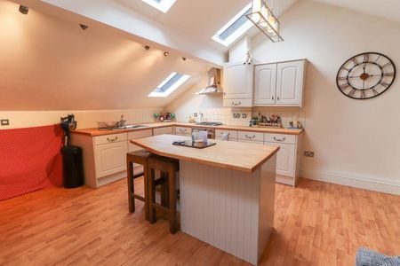 Warwick New Road, Leamington Spa - Photo 5