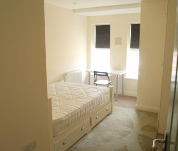 1 bedroom in a house share to rent - Photo 5