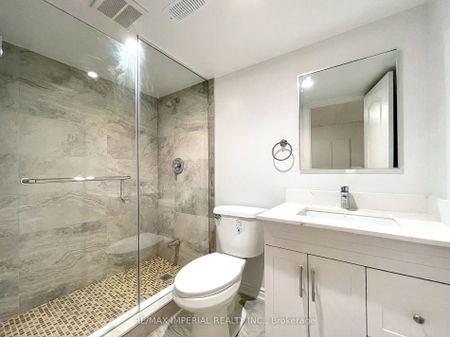 Detached Home For Lease | N8128748 - Photo 4