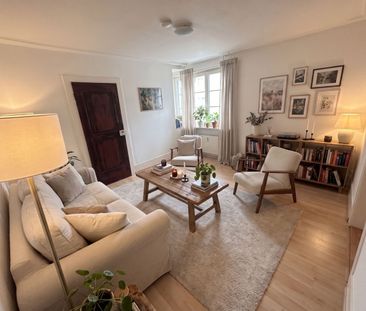 Frisch renovierte Wohnung, historisches Gebäude von 1750 - Photo 1