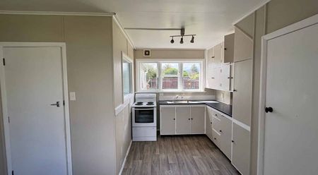 LEVIN-3 BEDROOMS. - Photo 3